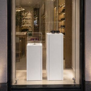 TORRE CON CUPULA 26 x 26 x 120